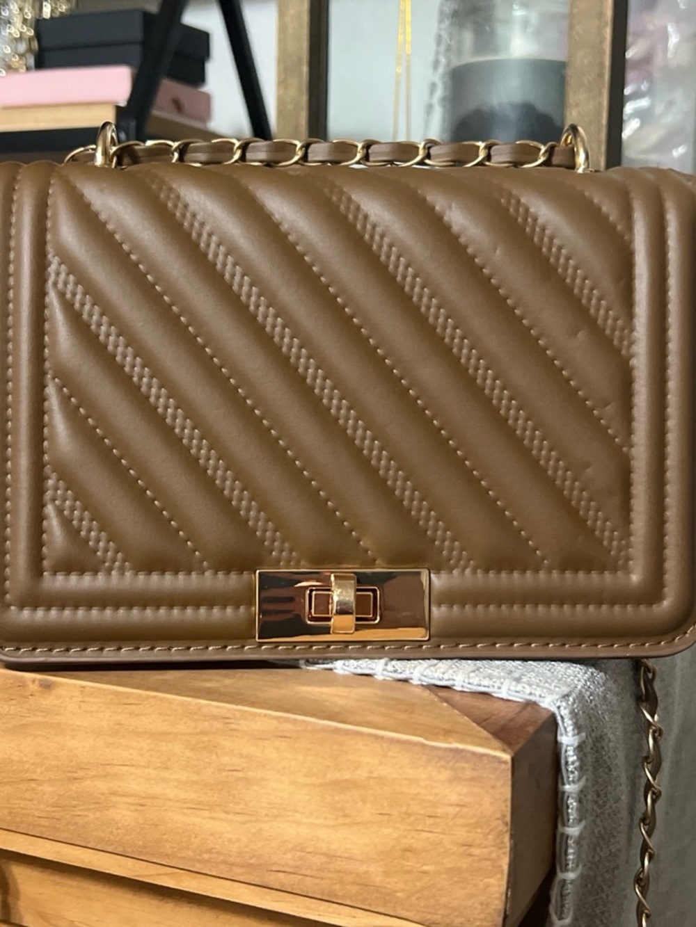 Quilted Chain Shoulder Bag in Brown - Elegant Women’s Crossbody